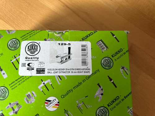 Kugelgelenkausdrücker für